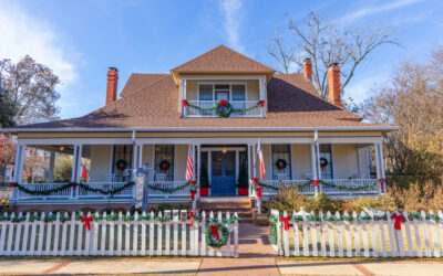 Key Tips for Holiday Decorating While Selling